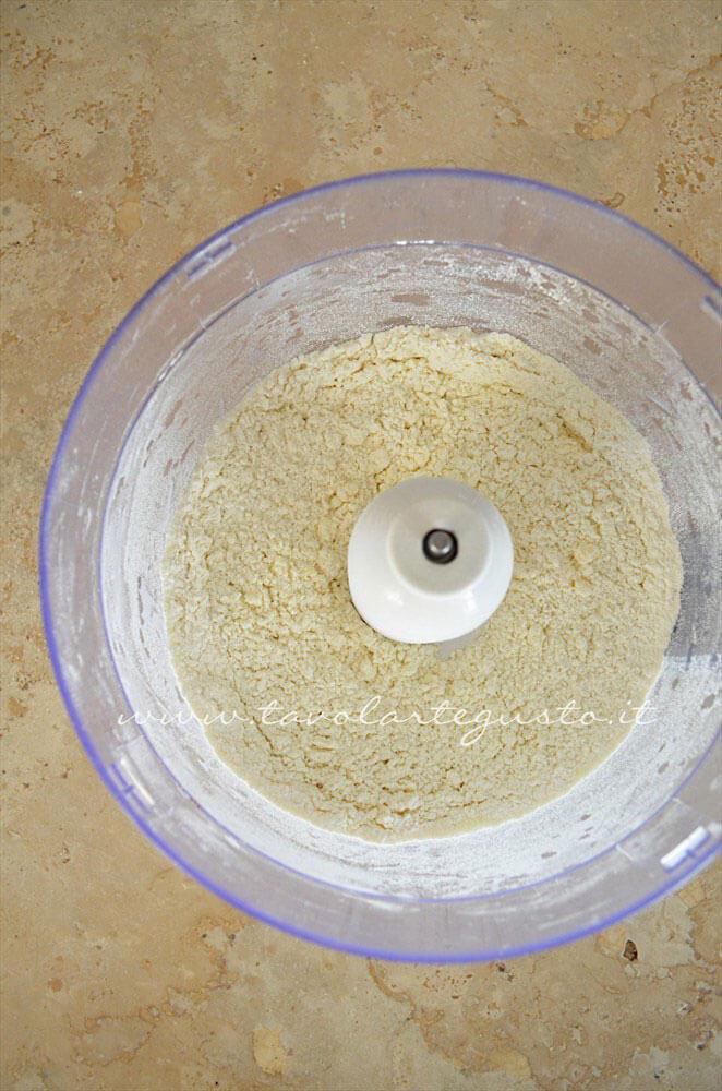 Granella di burro e farina - Ricetta Pasta Brisee Granella di burro e farina - Ricetta Pasta Brisee