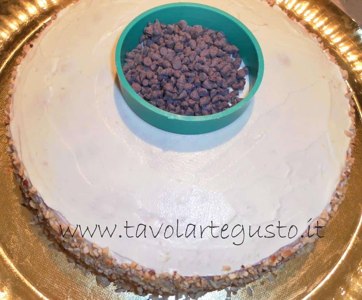 Torta alla Vaniglia e granella di nocciole Torta alla Vaniglia e granella di nocciole