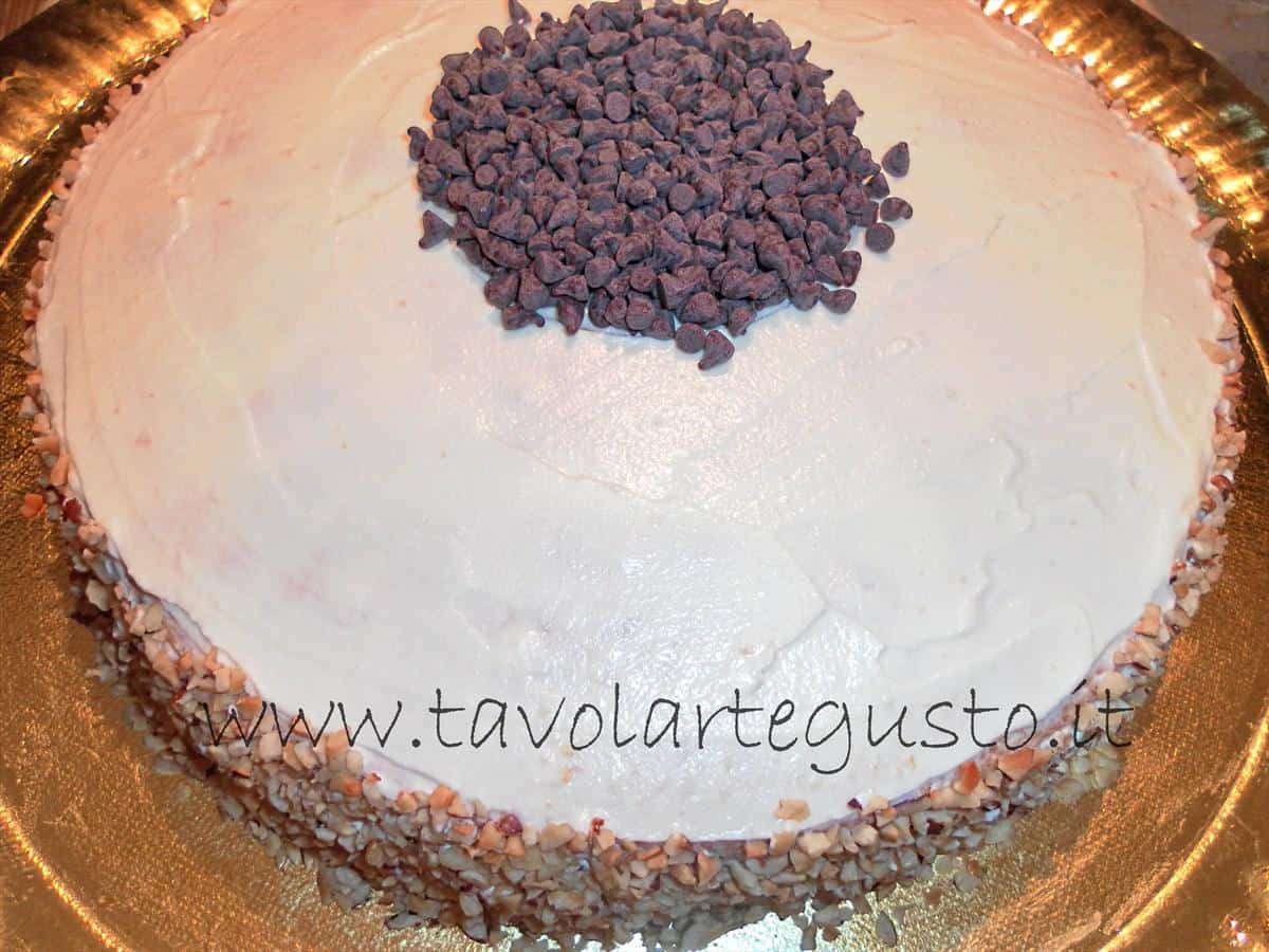 Torta alla Vaniglia e granella di nocciole Torta alla Vaniglia e granella di nocciole