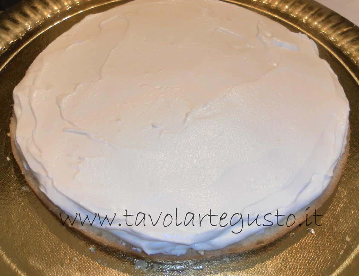 Torta alla Vaniglia e granella di nocciole Torta alla Vaniglia e granella di nocciole