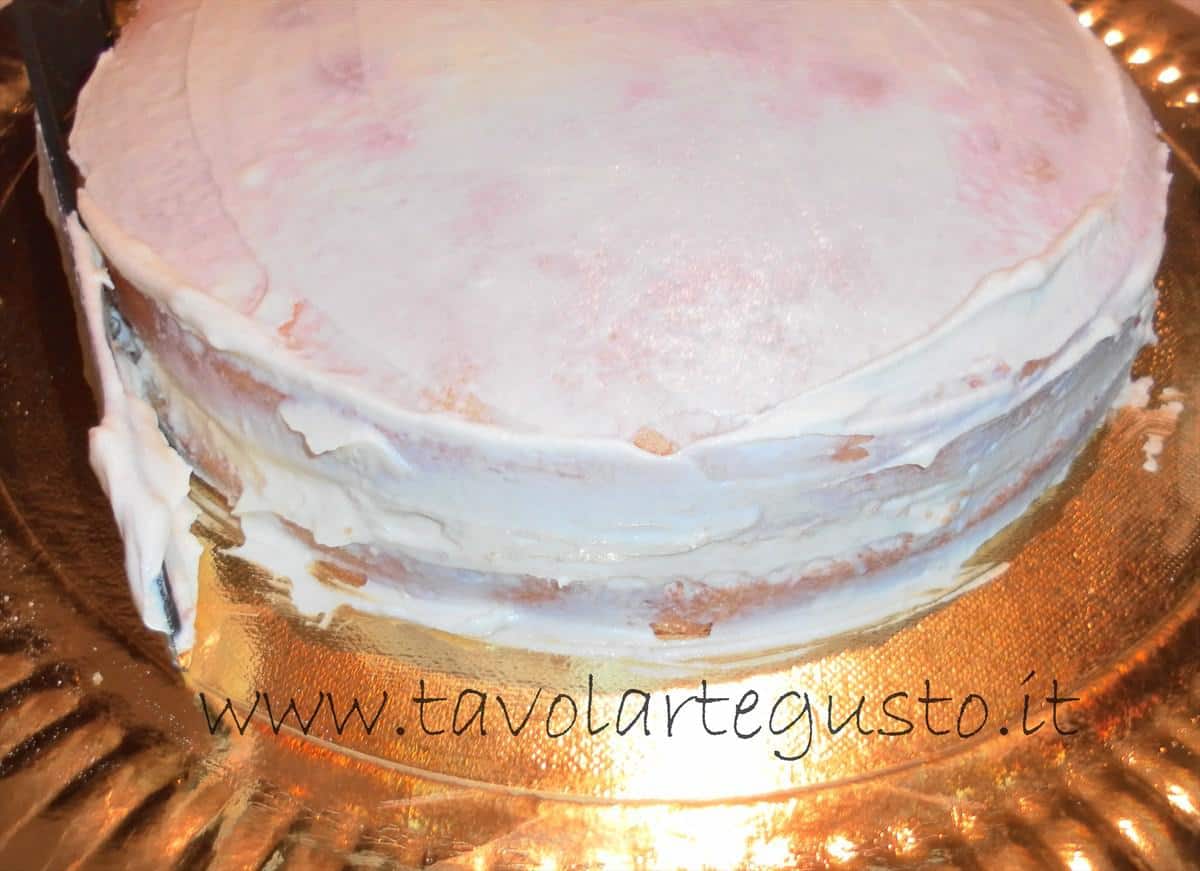 Torta alla Vaniglia e granella di nocciole Torta alla Vaniglia e granella di nocciole