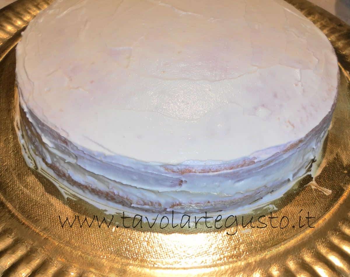 Torta alla Vaniglia e granella di nocciole Torta alla Vaniglia e granella di nocciole