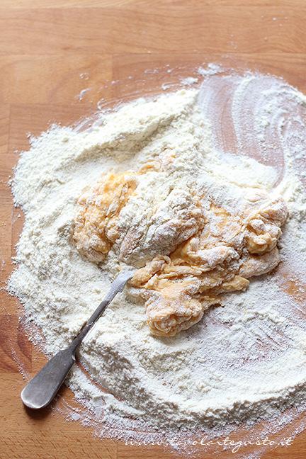 Come fare l'impasto della pasta fresca all'uovo3 - Ricetta pasta fresca fatta in casa