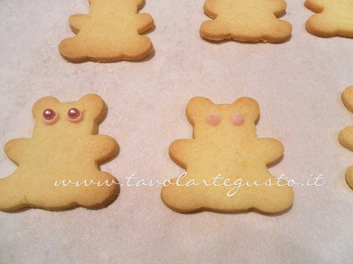 Decorare i Biscotti a forma di Orsetti (1)-Ricetta Biscotti decorati Orsetti del cuore Decorare i Biscotti a forma di Orsetti (1)-Ricetta Biscotti decorati Orsetti del cuore