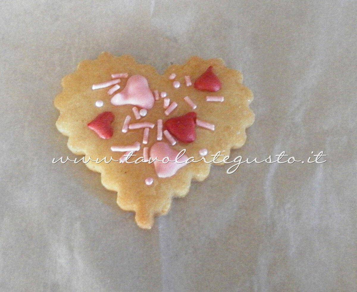 Decorare i Biscotti di San Valentino (2)- Ricetta di Biscotti San Valentino decorati Decorare i Biscotti di San Valentino (2)- Ricetta di Biscotti San Valentino decorati