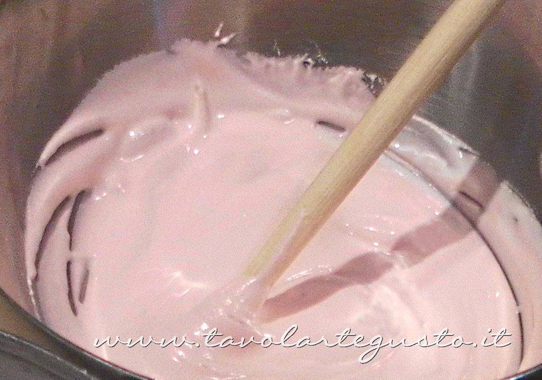 Ghiaccia reale rosa chiaro - Ricetta Biscotti decorati Orsetti del cuore Ghiaccia reale rosa chiaro - Ricetta Biscotti decorati Orsetti del cuore
