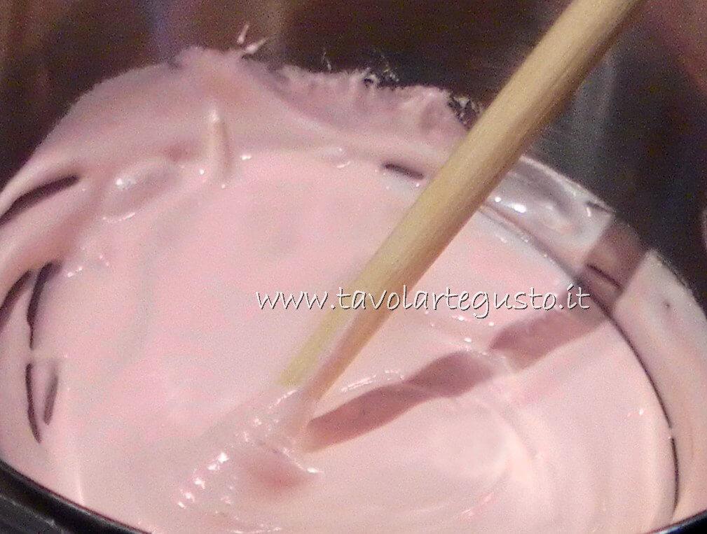 Ghiaccia rosa - Ricetta Cuoricini di zucchero in ghiaccia reale Ghiaccia rosa - Ricetta Cuoricini di zucchero in ghiaccia reale