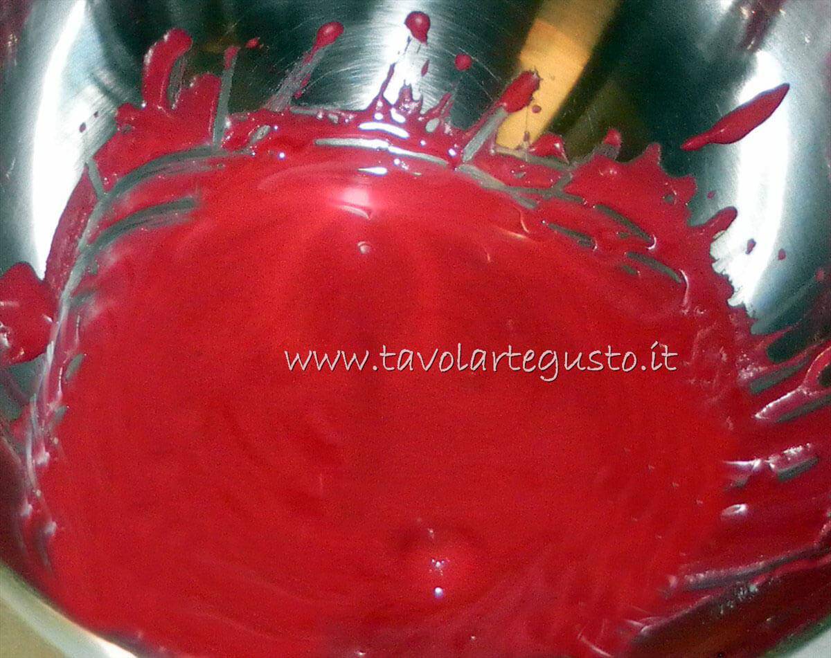 Ghiaccia rossa - Ricetta Cuoricini di zucchero in ghiaccia reale Ghiaccia rossa - Ricetta Cuoricini di zucchero in ghiaccia reale