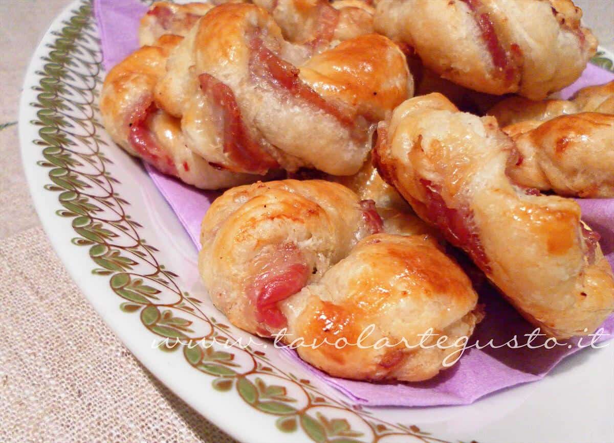 Sfogliatine di coppa (pancetta coppata) - Ricetta Sfogliatine di coppa (pancetta coppata) - Ricetta