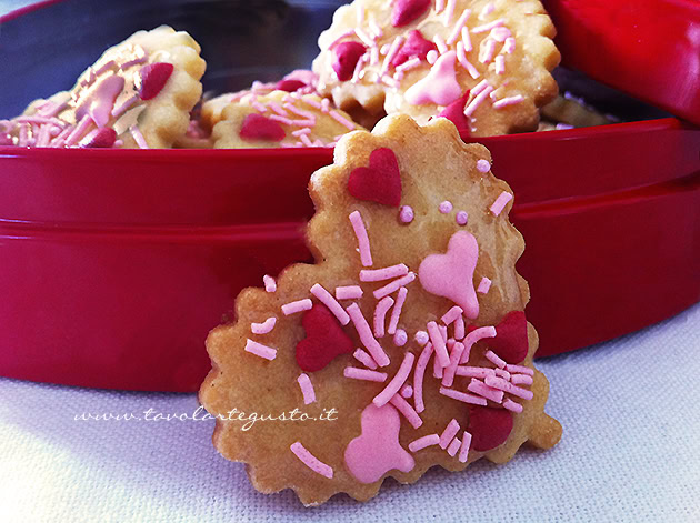 ricetta biscotti di san valentino decorati