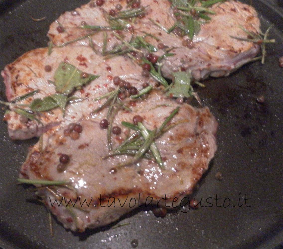 Tagliata al pepe rosa tagliata al pepe rosa