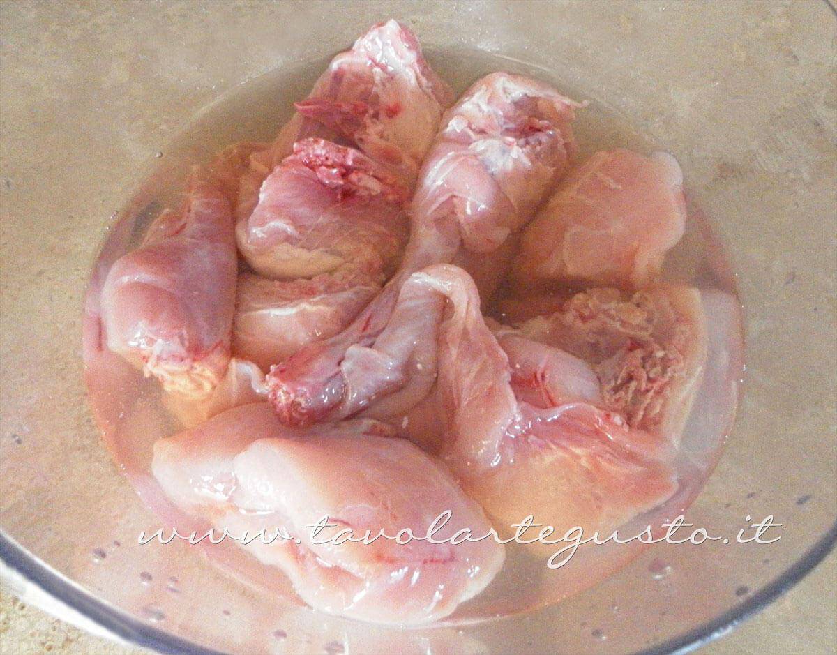 Marinare il Coniglio - Ricetta Coniglio alla Cacciatora Marinare il Coniglio - Ricetta Coniglio alla Cacciatora