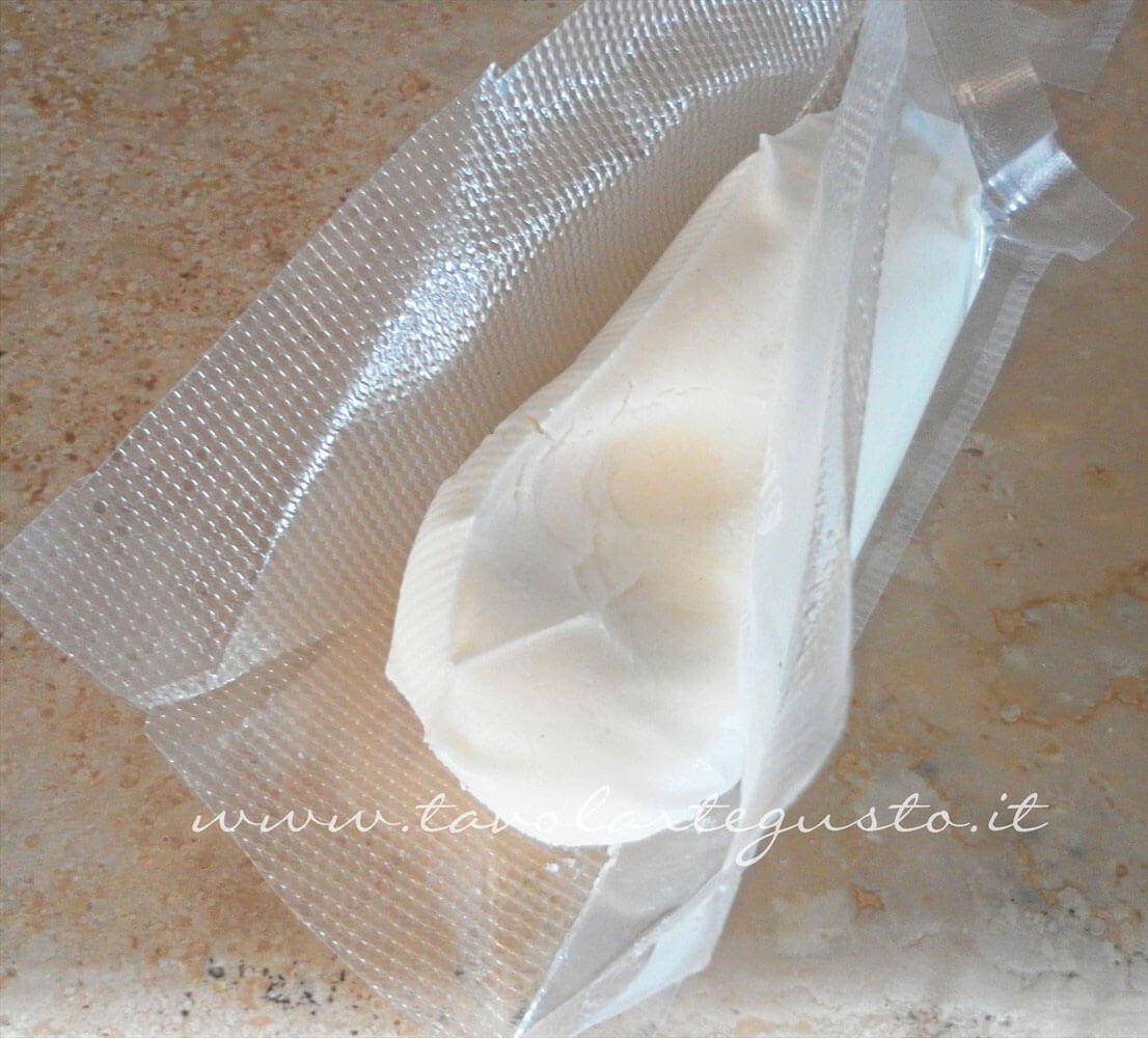 Pasta di zucchero dopo la conservazione sottovuoto - Ricetta Pasta di Zucchero - Glassa Fondente Pasta di zucchero dopo la conservazione sottovuoto - Ricetta Pasta di Zucchero - Glassa Fondente