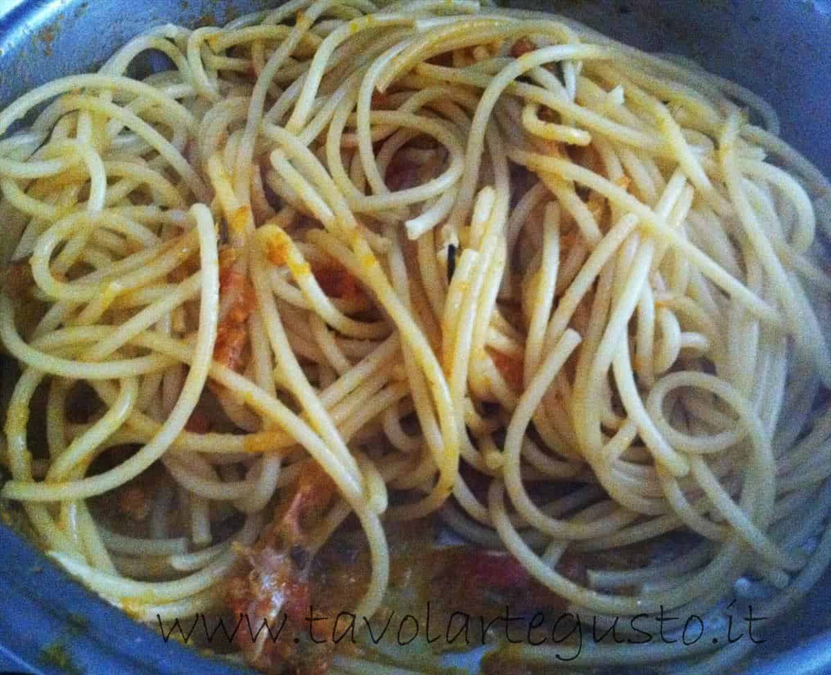 bucatini al sugo di coniglio1 bucatini al sugo di coniglio1