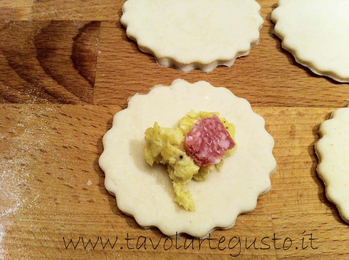 pizzette uovo e salame6 pizzette uovo e salame6