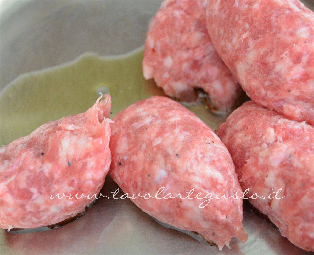 involtini di verza con salsiccia e scamorza2 involtini di verza con salsiccia e scamorza2