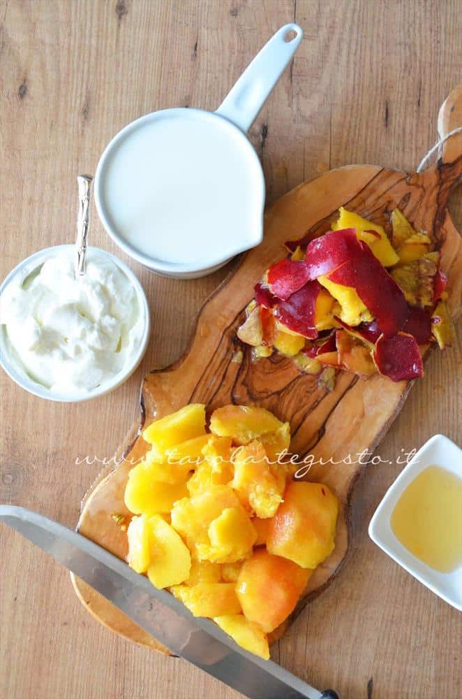 frullato alla pesca - smoothie alla pesca1 frullato alla pesca - smoothie alla pesca1