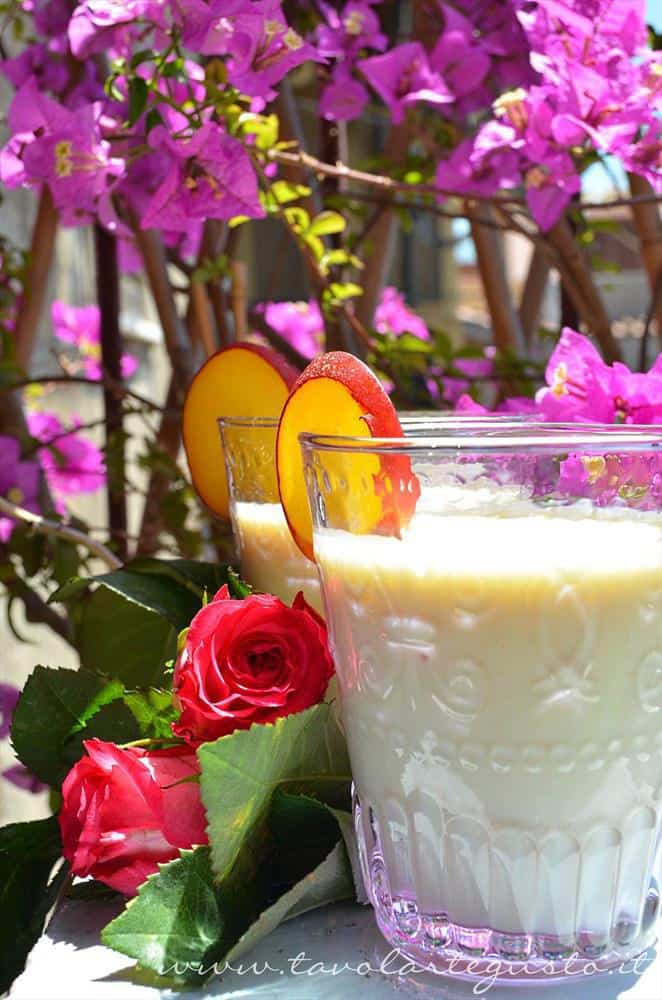 frullato alla pesca - smoothie alla pesca3 frullato alla pesca - smoothie alla pesca3