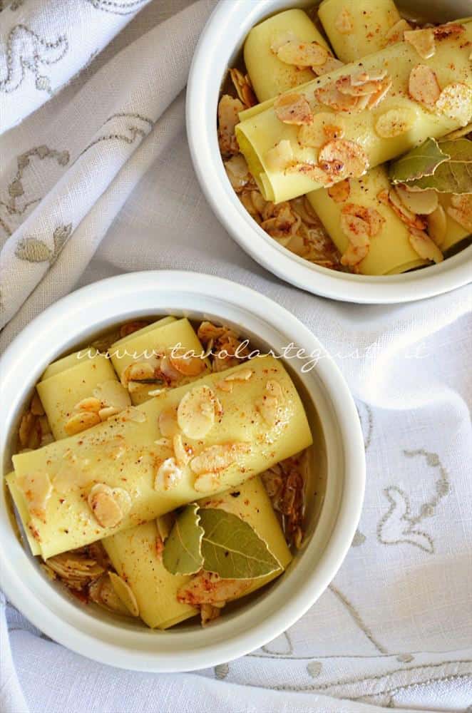 Cannelloni di platessa allo zafferano in sauté di mandorle17 Cannelloni di platessa allo zafferano in sauté di mandorle17