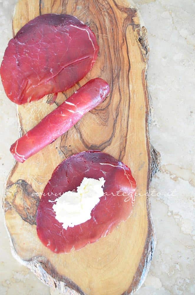 involtini di bresaola su mousse di rucola4 involtini di bresaola su mousse di rucola4