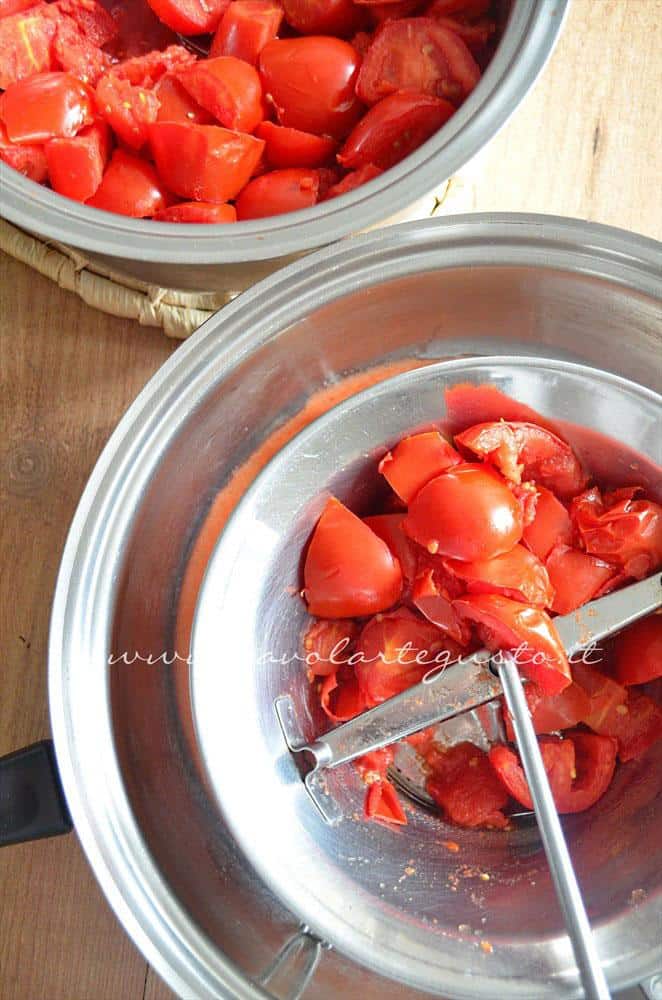 passata di pomodoro fatta in casa4 passata di pomodoro fatta in casa4