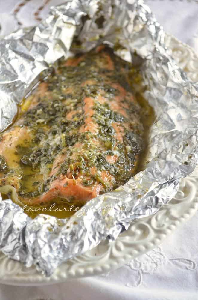 Filetto di salmone al cartoccio - Ricetta Filetto di salmone al cartoccio - Ricetta