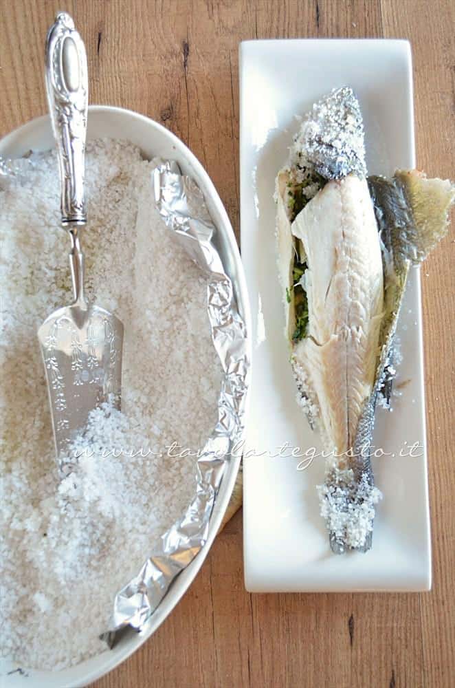 Branzino al sale - Spigola al sale - Ricetta. Branzino al sale - Spigola al sale - Ricetta.