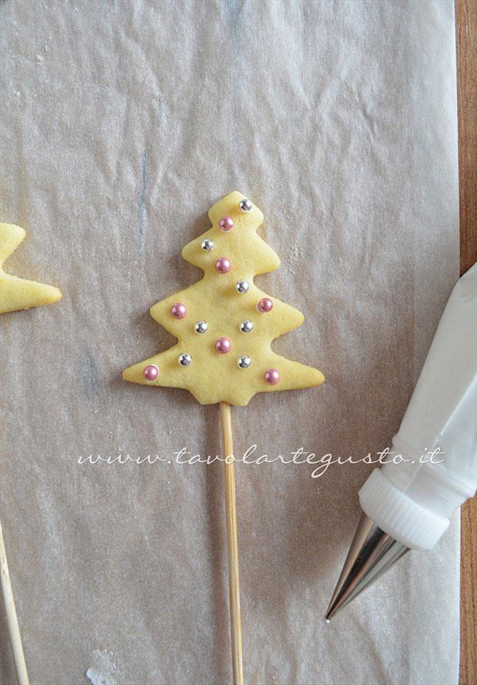 Decorare Biscotti su stecco(4) - Ricetta Biscotti lecca lecca natalizi (Christmas Cookies pops) Decorare Biscotti su stecco(4) - Ricetta Biscotti lecca lecca natalizi (Christmas Cookies pops)
