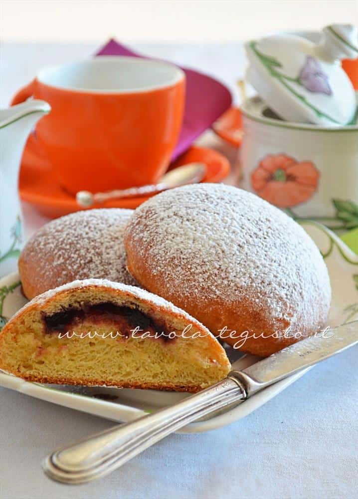 Brioches ripiene - farcite- Brioches alla marmellata - Ricetta Brioches ripiene - farcite- Brioches alla marmellata - Ricetta
