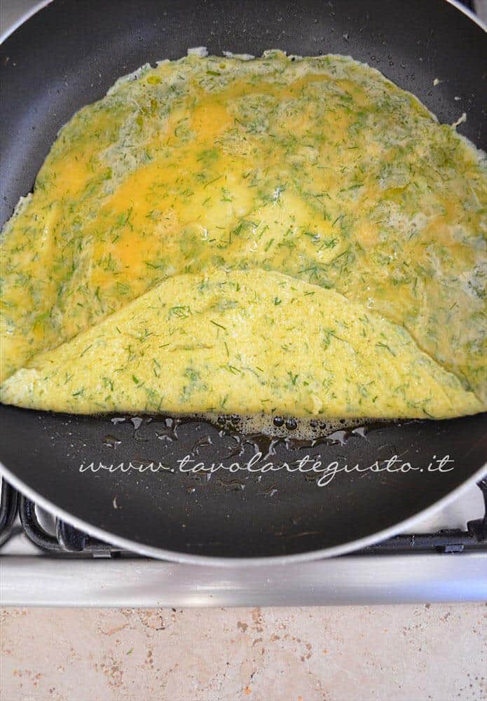 Formare la frittata - Ricetta Frittata light al finocchietto Formare la frittata - Ricetta Frittata light al finocchietto
