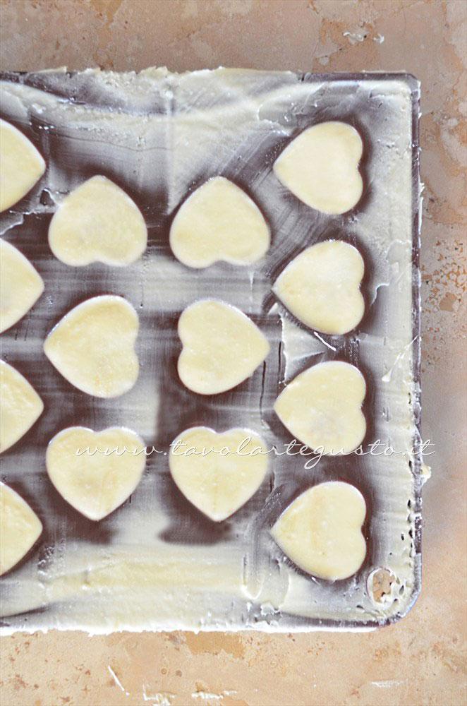 Rasare i cioccolatini - Ricetta Cioccolatini Ripieni Rasare i cioccolatini - Ricetta Cioccolatini Ripieni