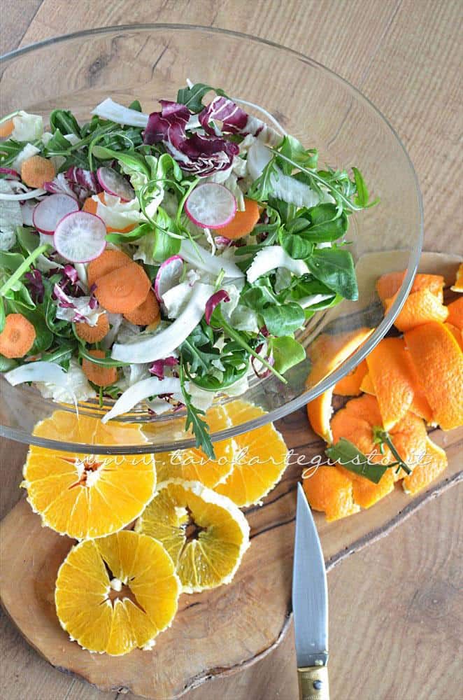 Affettare le arance - Ricetta Insalata di frutta e verdura Affettare le arance - Ricetta Insalata di frutta e verdura
