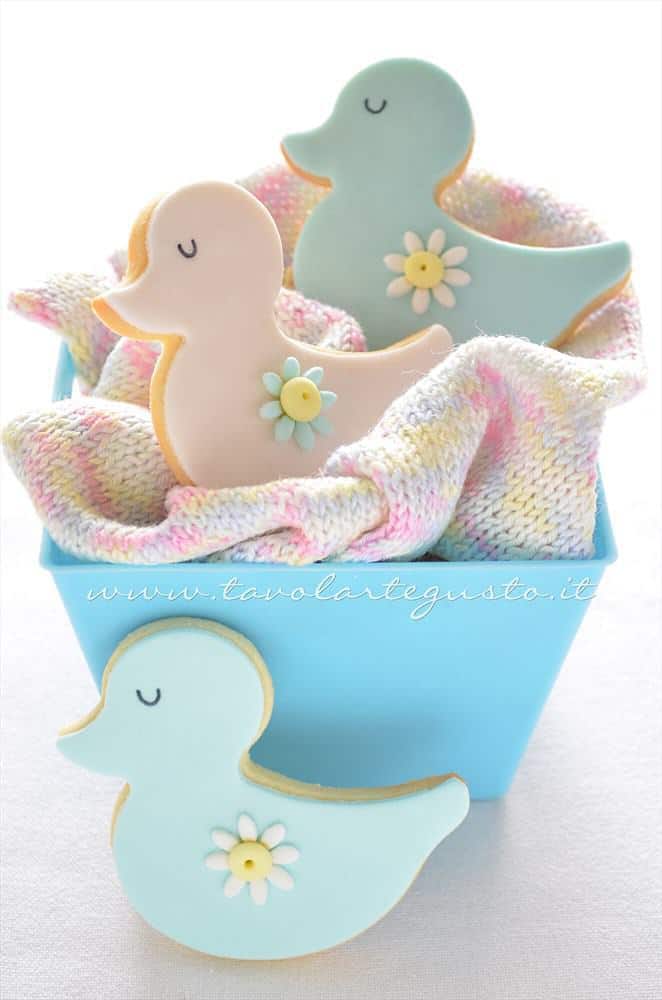 Biscotti di Pasqua Pulcini decorati in Pasta di zucchero Ricetta Biscotti di Pasqua Biscotti di Pasqua Pulcini decorati in Pasta di zucchero Ricetta Biscotti di Pasqua