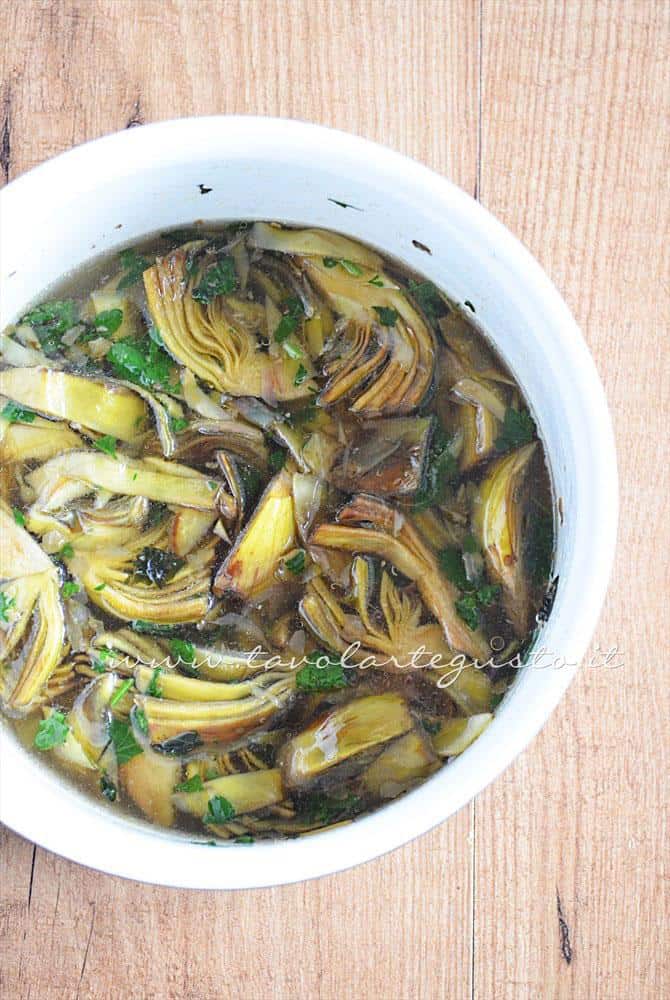 Aggiungere un bicchiere d'acqua - Ricetta Crema di Carciofi alla menta con stracchino Aggiungere un bicchiere d'acqua - Ricetta Crema di Carciofi alla menta con stracchino