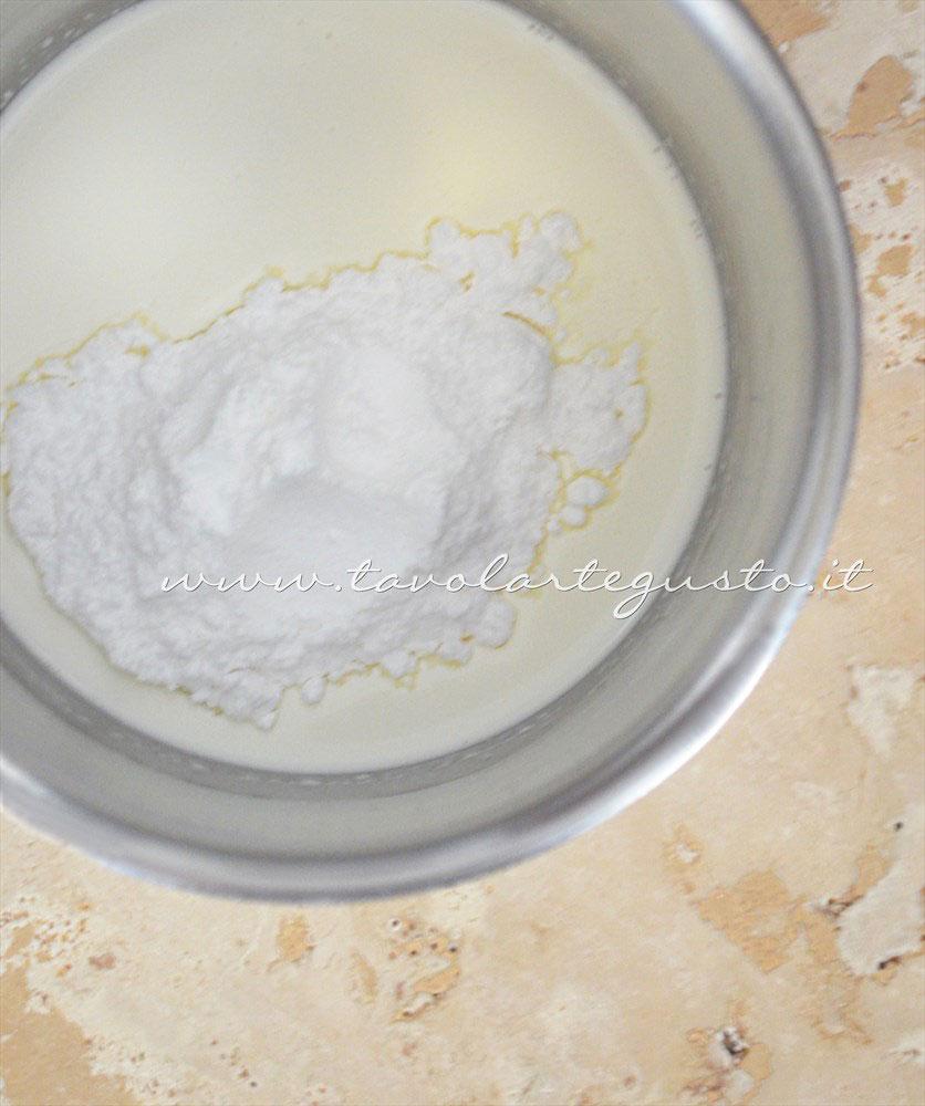 Come fare la crema chantilly - Ricetta Coppe yogurt chantilly e mirtilli Come fare la crema chantilly - Ricetta Coppe yogurt chantilly e mirtilli