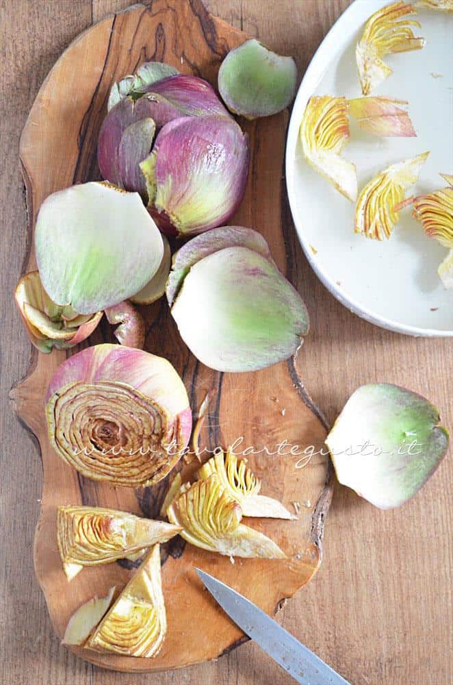 Pulire i Carciofi - Ricetta Crema di Carciofi alla menta con stracchino Pulire i Carciofi - Ricetta Crema di Carciofi alla menta con stracchino