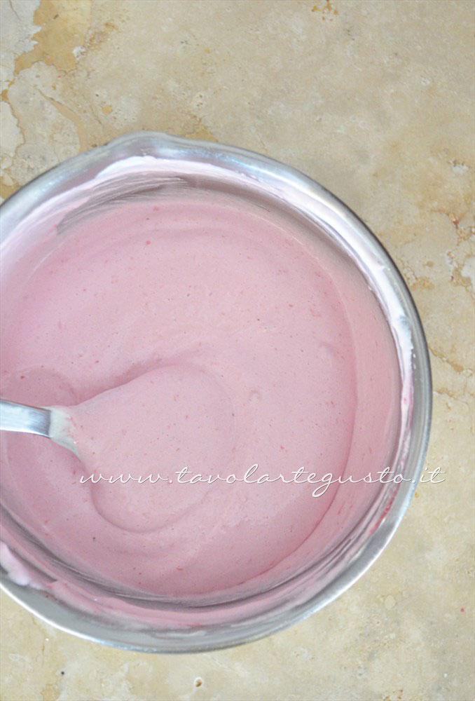 Crema ai lamponi - Ricetta Crostatine di pasta sfoglia alle due creme e frutti rossi Crema ai lamponi - Ricetta Crostatine di pasta sfoglia alle due creme e frutti rossi