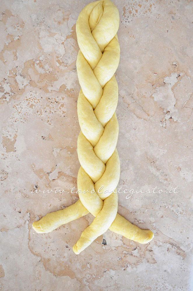 Come realizzare la Treccia di Pan Briche - Ricetta Pan Brioche senza burro - Pan Brioche all'olio Come realizzare la Treccia di Pan Briche - Ricetta Pan Brioche senza burro - Pan Brioche all'olio