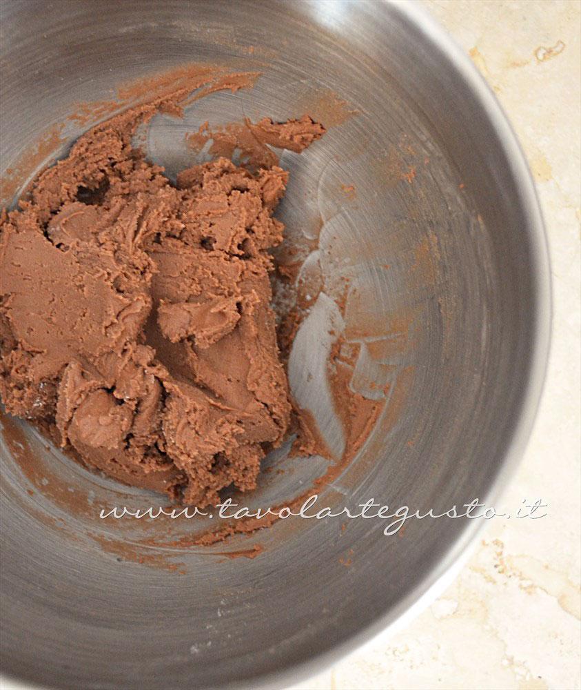 Impasto biscotti al farro fase 3 - Ricetta Biscotti al farro cacao e nocciole Impasto biscotti al farro fase 3 - Ricetta Biscotti al farro cacao e nocciole