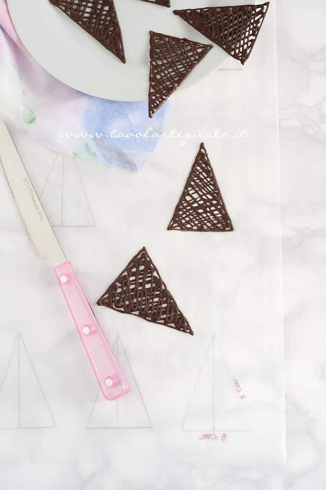 Decorazioni di cioccolato -RicettaTorta Foresta Nera Exotic Flavours Decorazioni di cioccolato -RicettaTorta Foresta Nera Exotic Flavours