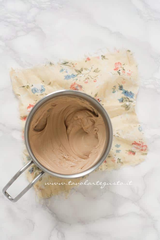 Ganache al Cioccolato Kinder - Ricetta Biscotti al Cappuccino Ganache al Cioccolato Kinder - Ricetta Biscotti al Cappuccino