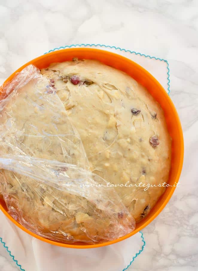 L'impasto al mattino seguente - Ricetta Stollen -Cristmas Stollen L'impasto al mattino seguente - Ricetta Stollen -Cristmas Stollen