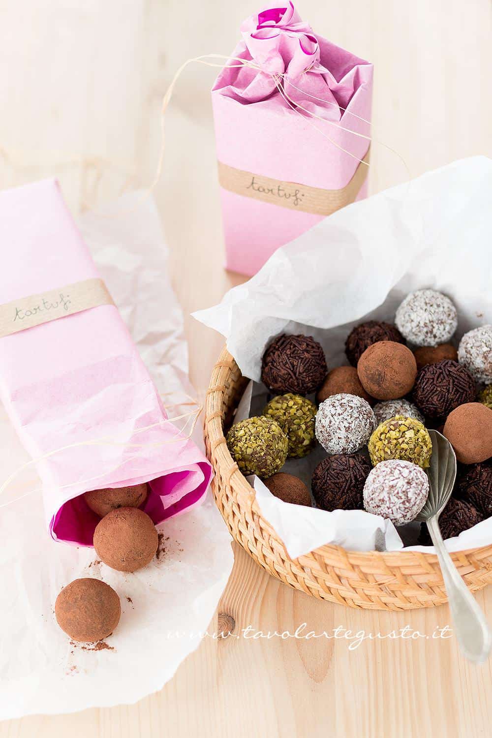 Tartufi al cioccolato - Ricetta Tartufi al cioccolato