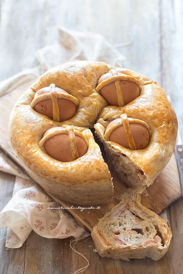 Casatiello napoletano salato (Ricetta originale) - Ricetta Casatiello
