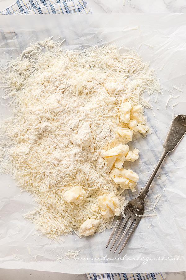 Preparare il Crumble salato (1) - Ricetta Crumble di Verdure Preparare il Crumble salato (1) - Ricetta Crumble di Verdure