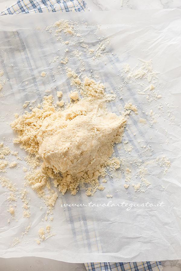Preparare il Crumble salato (2) - Ricetta Crumble di Verdure Preparare il Crumble salato (2) - Ricetta Crumble di Verdure