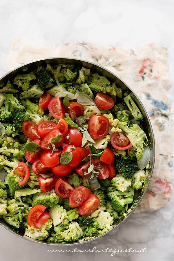 Salatare le verdure in padella - Ricetta Crumble di Verdure Salatare le verdure in padella - Ricetta Crumble di Verdure