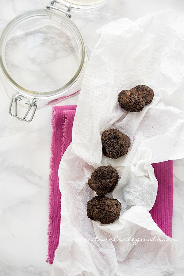 Come conservare il Tartufo nero estivo -Ricetta Risotto al Tartufo nero estivo