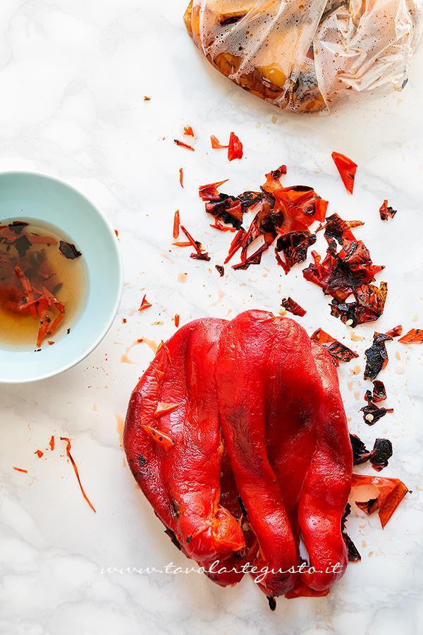 Peperoni arrostiti - come spellare i peperoni 1- Ricetta Peperoni arrostiti