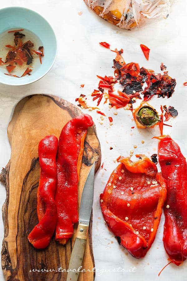 Peperoni arrostiti - come spellare i peperoni 2- Ricetta Peperoni arrostiti